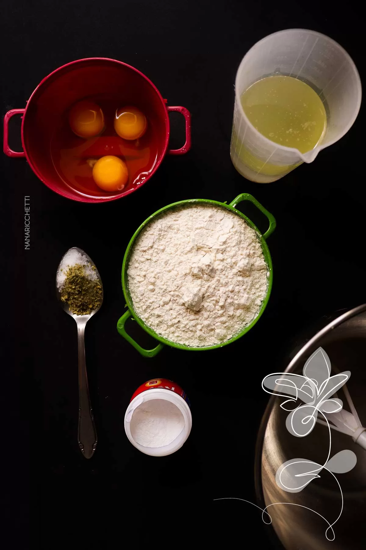 Receita de Torta Salgada de Atum de Liquidificador - um clássico da nossa cozinha, para lanchar ou servir no jantar.