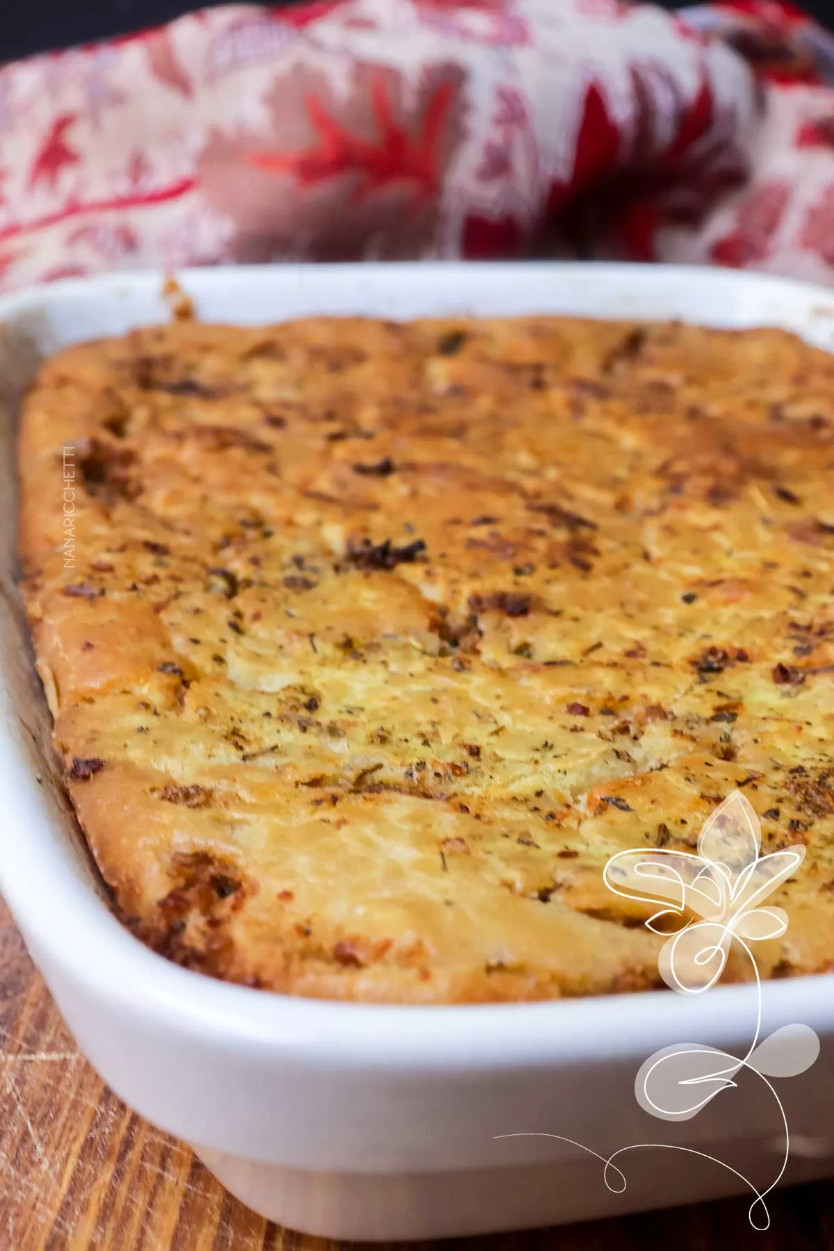 Receita de Torta Salgada de Atum de Liquidificador - um clássico da nossa cozinha, para lanchar ou servir no jantar.