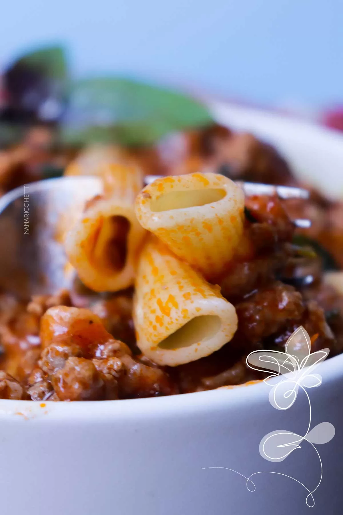 Receita de Macarrão com Carne Moída e Molho de Tomate - uma macarronada com carne simples e delicioso para o final de semana.