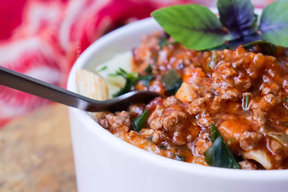 Receita de Macarrão com Carne Moída e Molho de Tomate - uma macarronada com carne simples e delicioso para o final de semana.