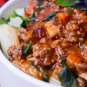 Receita de Macarrão com Carne Moída e Molho de Tomate - uma macarronada com carne simples e delicioso para o final de semana.