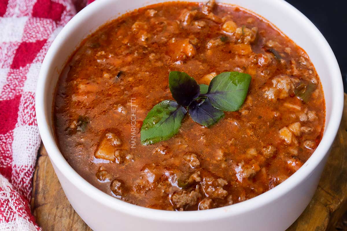 Receita de Molho de Tomate com Carne Moída - o famoso molho bolonhesa para por no macarrão, lasanha ou nhoque.