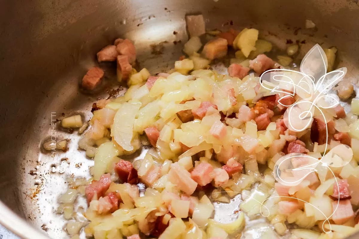 Receita de Molho de Tomate com Carne Moída - o famoso molho bolonhesa para por no macarrão, lasanha ou nhoque.