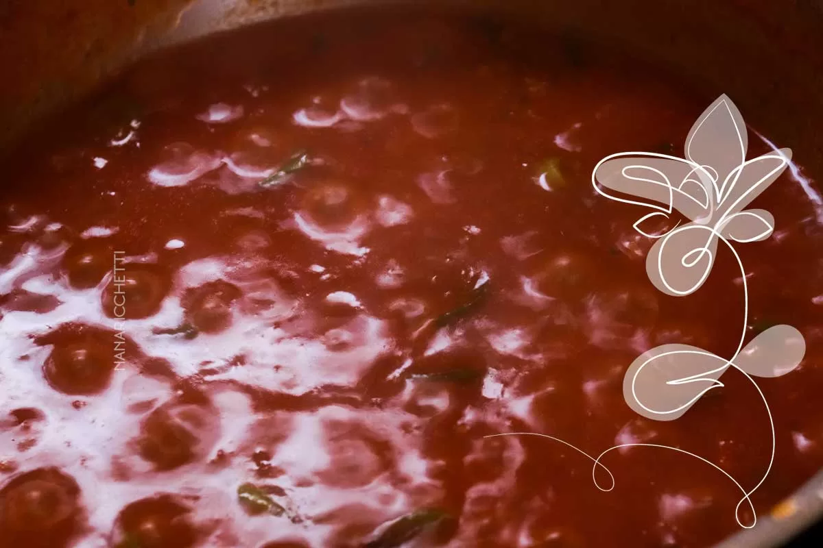 Receita de Molho de Tomate com Carne Moída - o famoso molho bolonhesa para por no macarrão, lasanha ou nhoque.