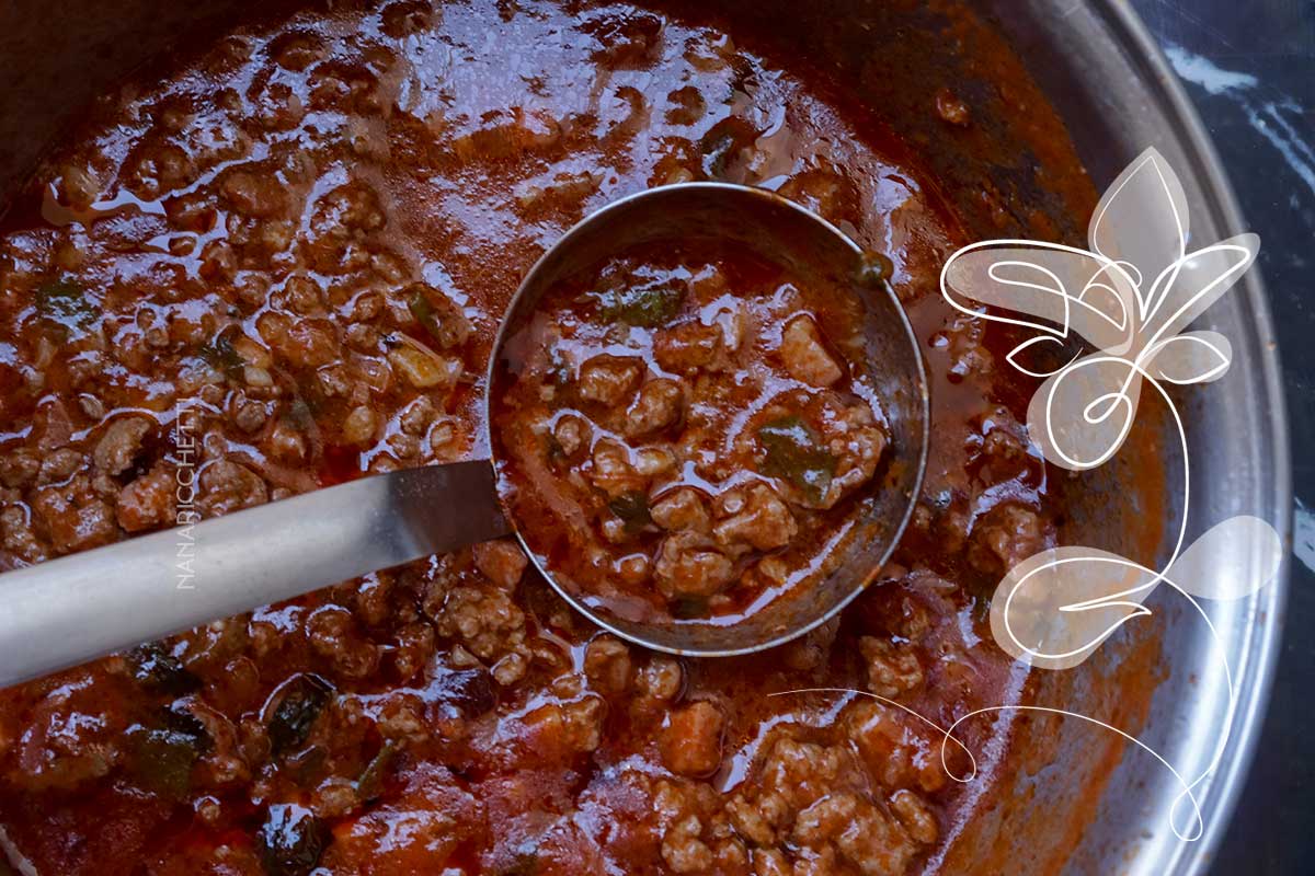 Receita de Molho de Tomate com Carne Moída - o famoso molho bolonhesa para por no macarrão, lasanha ou nhoque.