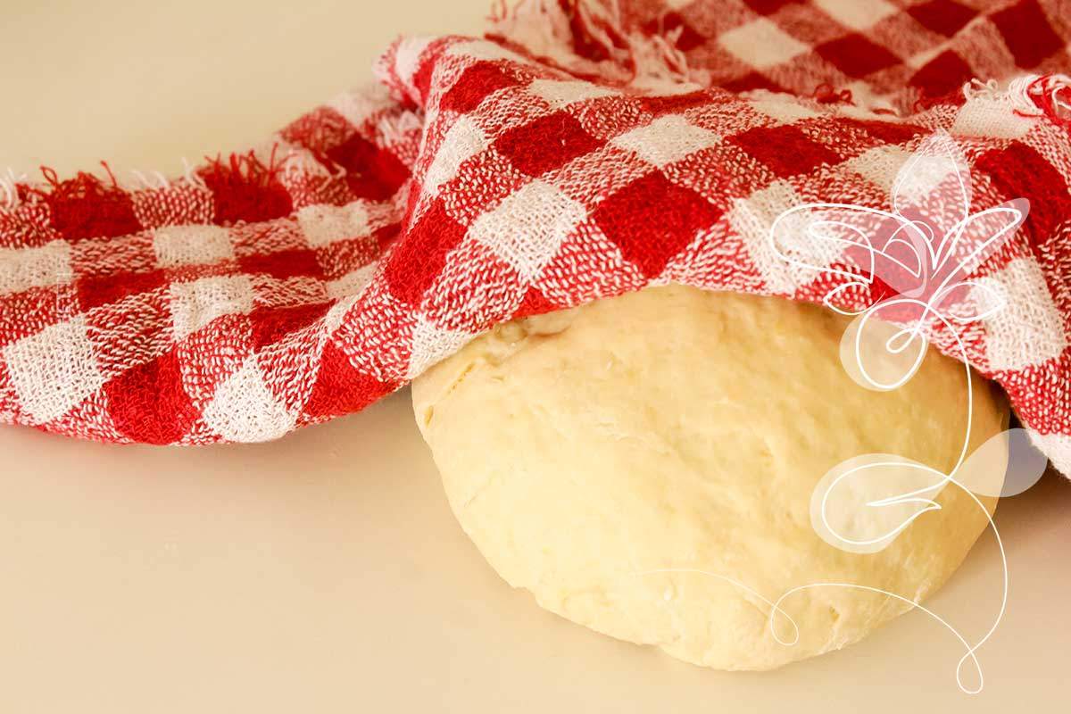 Pão de Hambúrguer Artesanal - um pão caseiro e fácil de fazer para o lanche da família.