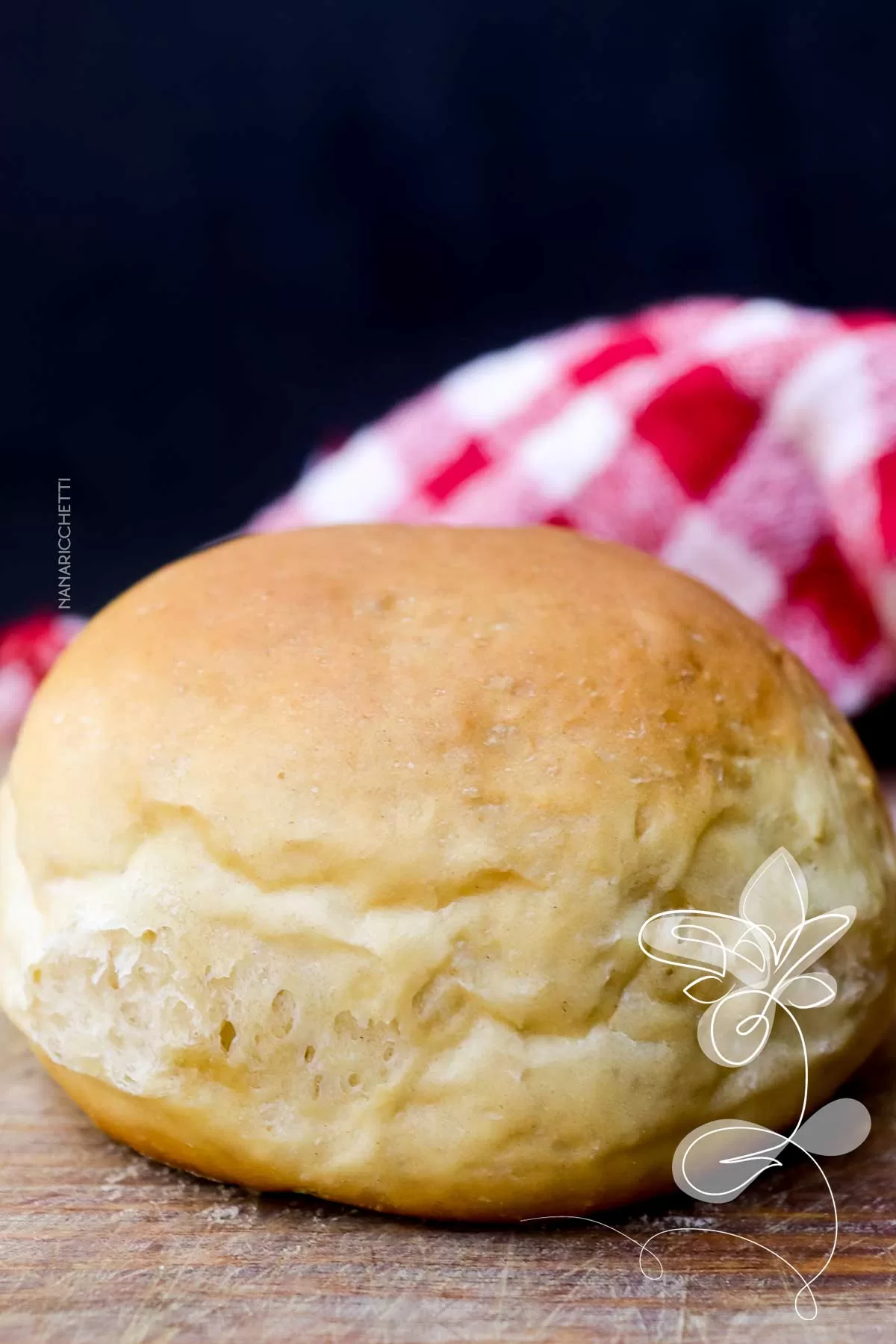 Pão de Hambúrguer Artesanal - um pão caseiro e fácil de fazer para o lanche da família.