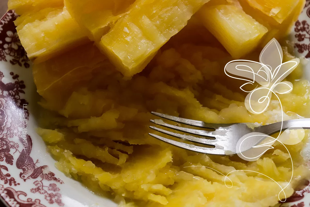 Receita de Pão de Mandioca - pão caseiro gostoso e macio, muito simples de fazer.