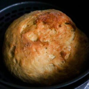 Receita de Pão Caseiro de Mandioca na AirFryer - veja como assar pão na fritadeira elétrica sem óleo.