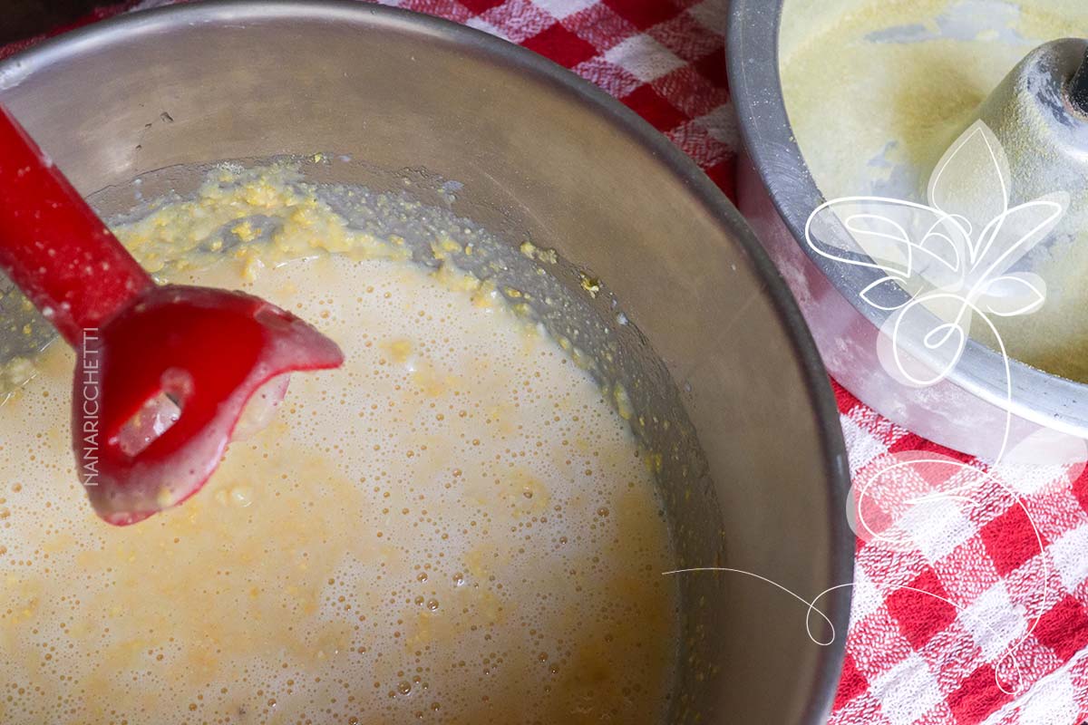 Receita de Bolo Flocão de Milho - uma receita simples para fazer em casa.