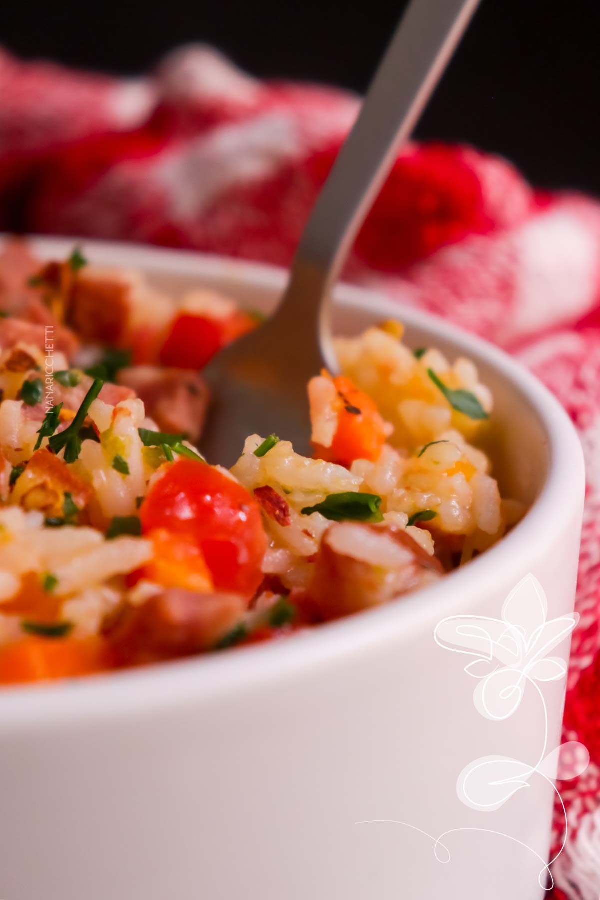 Receita de Arroz com Linguiça Calabresa - uma receita completa para o almoço de panela só.