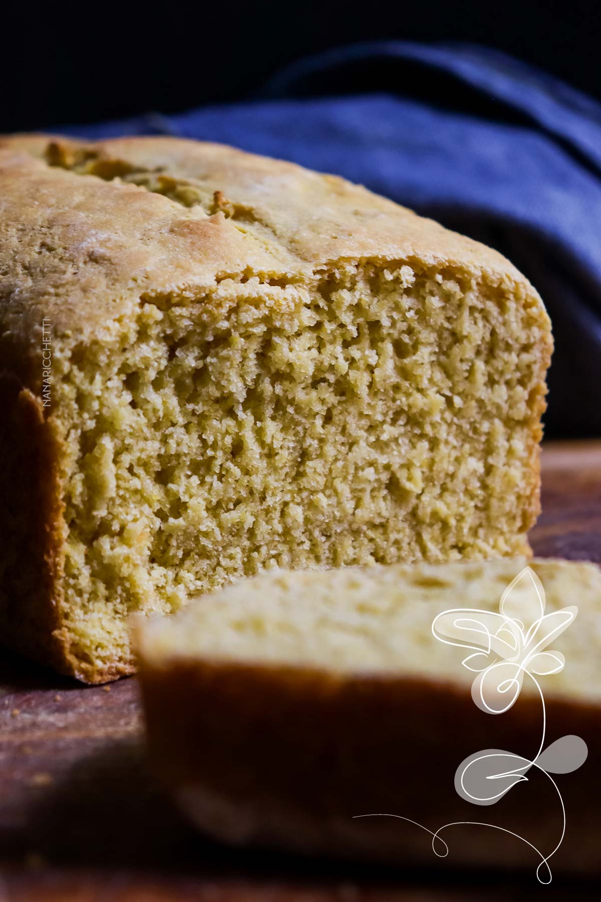 Receita de Pão de Fubá Caseiro - veja como é fácil fazer um café da manhã ou lanche da tarde delicioso. 