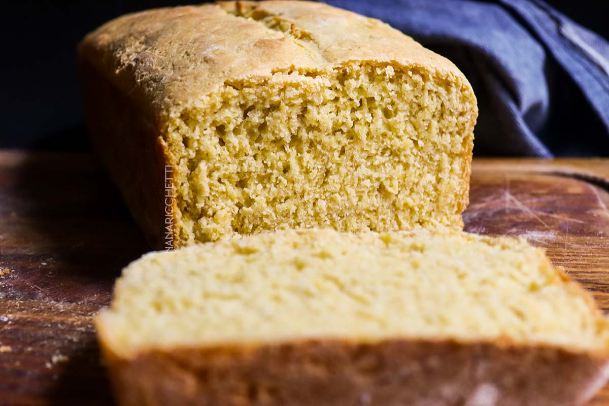 Receita de Pão de Fubá Caseiro - veja como é fácil fazer um café da manhã ou lanche da tarde delicioso.