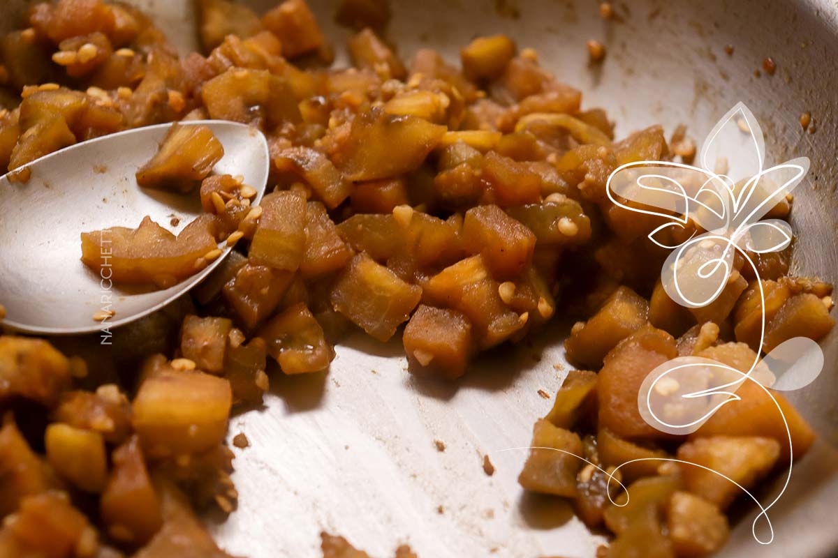 Receita de Patê de Berinjela com Maionese - muito simples de fazer para o lanche da tarde.