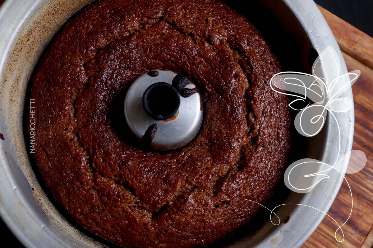 Receita de Bolo de Banana e Chocolate - simples e delicioso, para um chá da tarde.