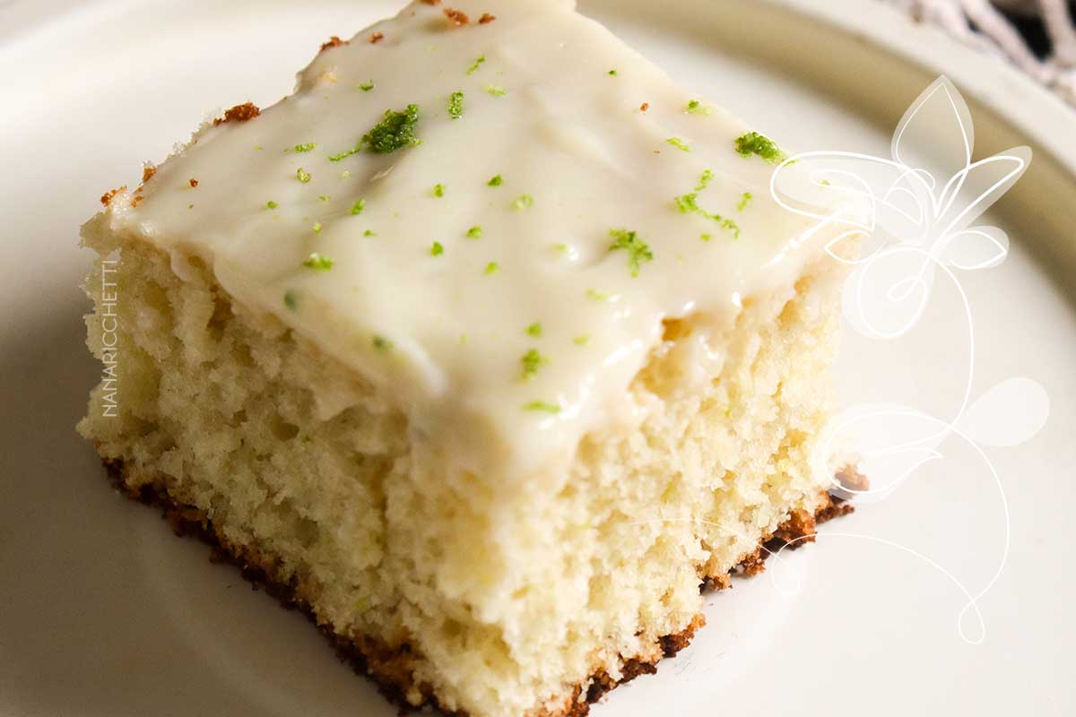 Bolo de Limão com Cobertura de Mousse