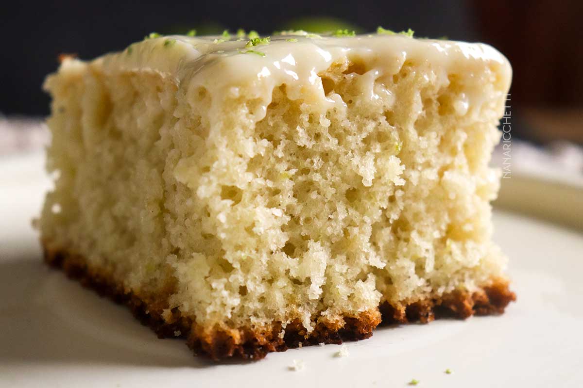 Bolo de Limão com Cobertura de Mousse