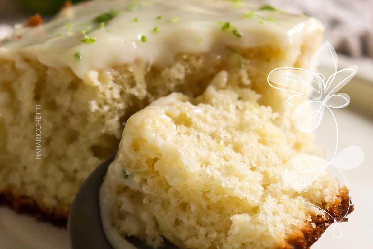 Bolo de Limão com Cobertura de Mousse