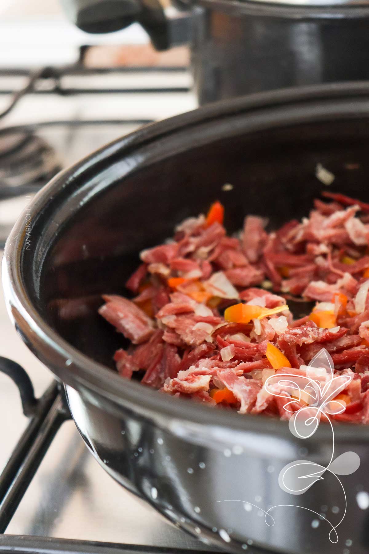 Receita de Carne Seca Refogada - veja como é simples preparar esse prato.