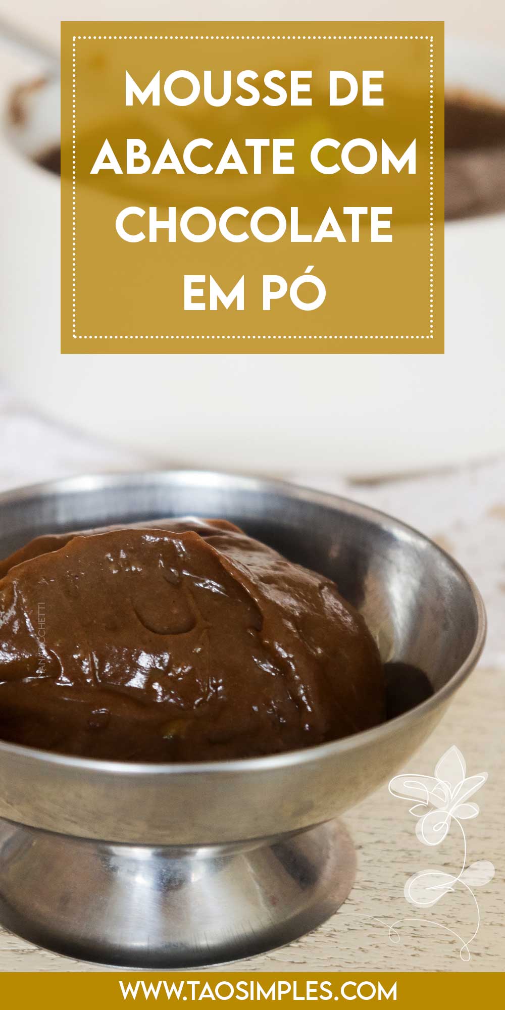 Receita de Mousse de Abacate com Chocolate em Pó - uma sobremesa nutritiva e deliciosa para quem está procurando se alimentar bem.