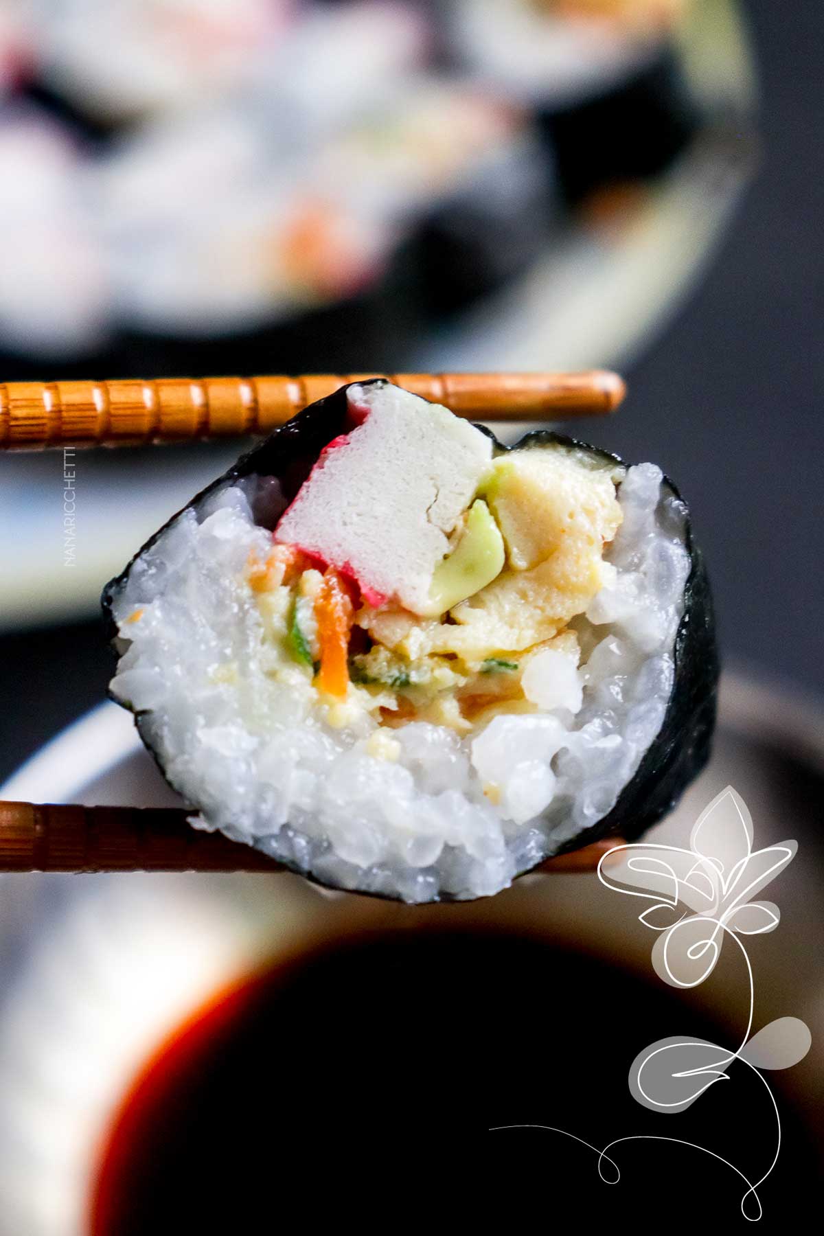 Receita de Sushi Caseiro - chame aquela pessoa que você mais ama e faça sushi para um jantar romântico.