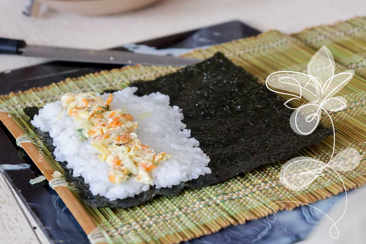 Receita de Sushi Caseiro - chame aquela pessoa que você mais ama e faça sushi para um jantar romântico.