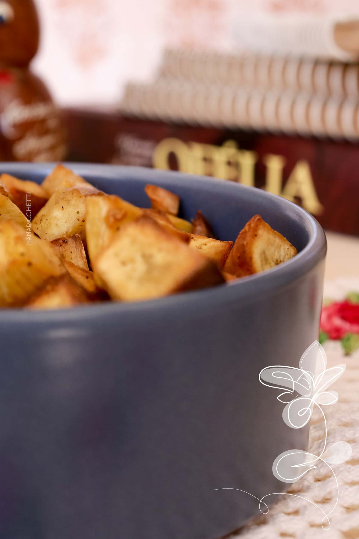 Receita de Batata Doce Picante com Canela em Pó - faça um prato delicioso na sua AirFryer e sirva como petisco ou para acompanhar o almoço da família. 