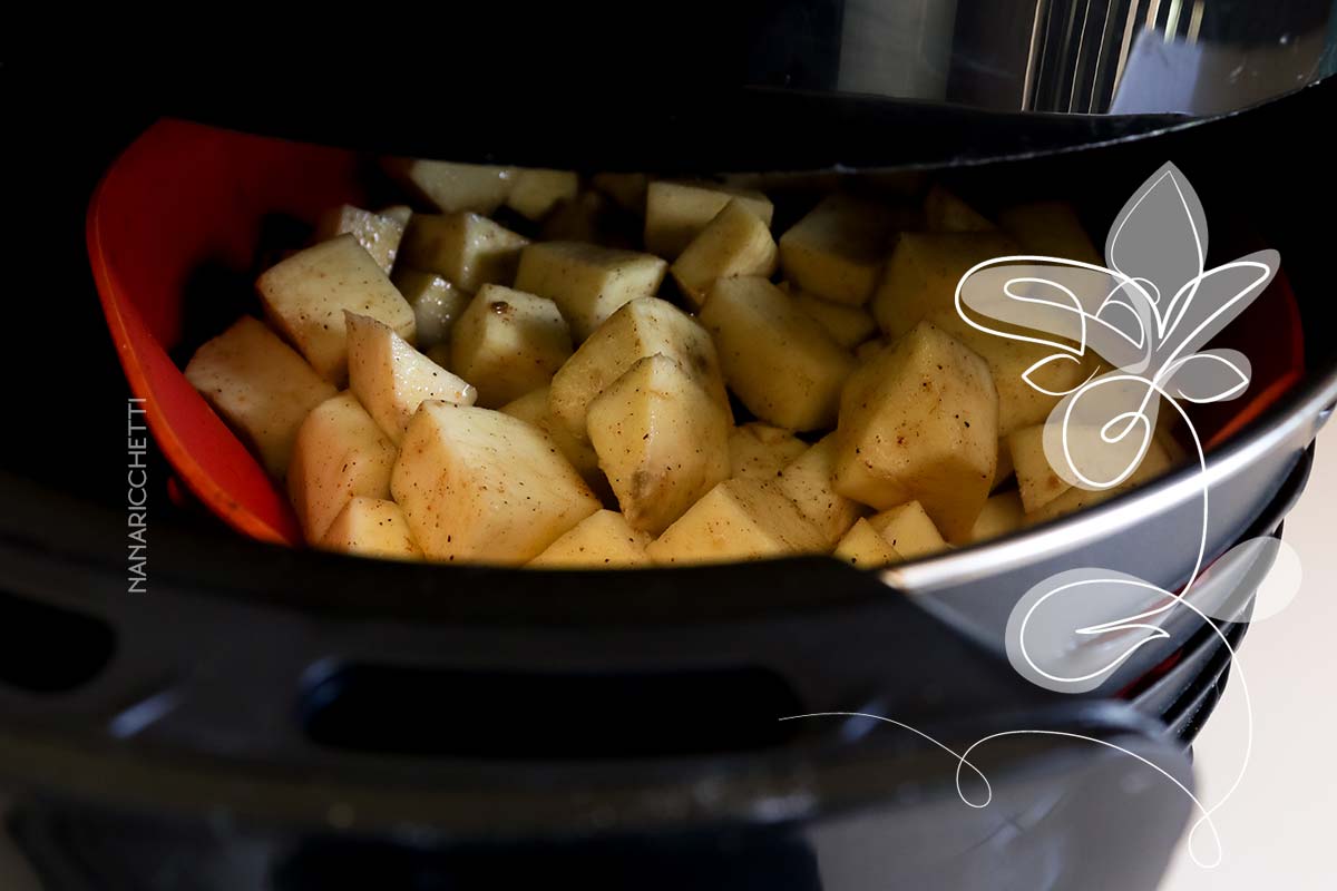 Receita de Batata Doce Picante com Canela em Pó - faça um prato delicioso na sua AirFryer e sirva como petisco ou para acompanhar o almoço da família.