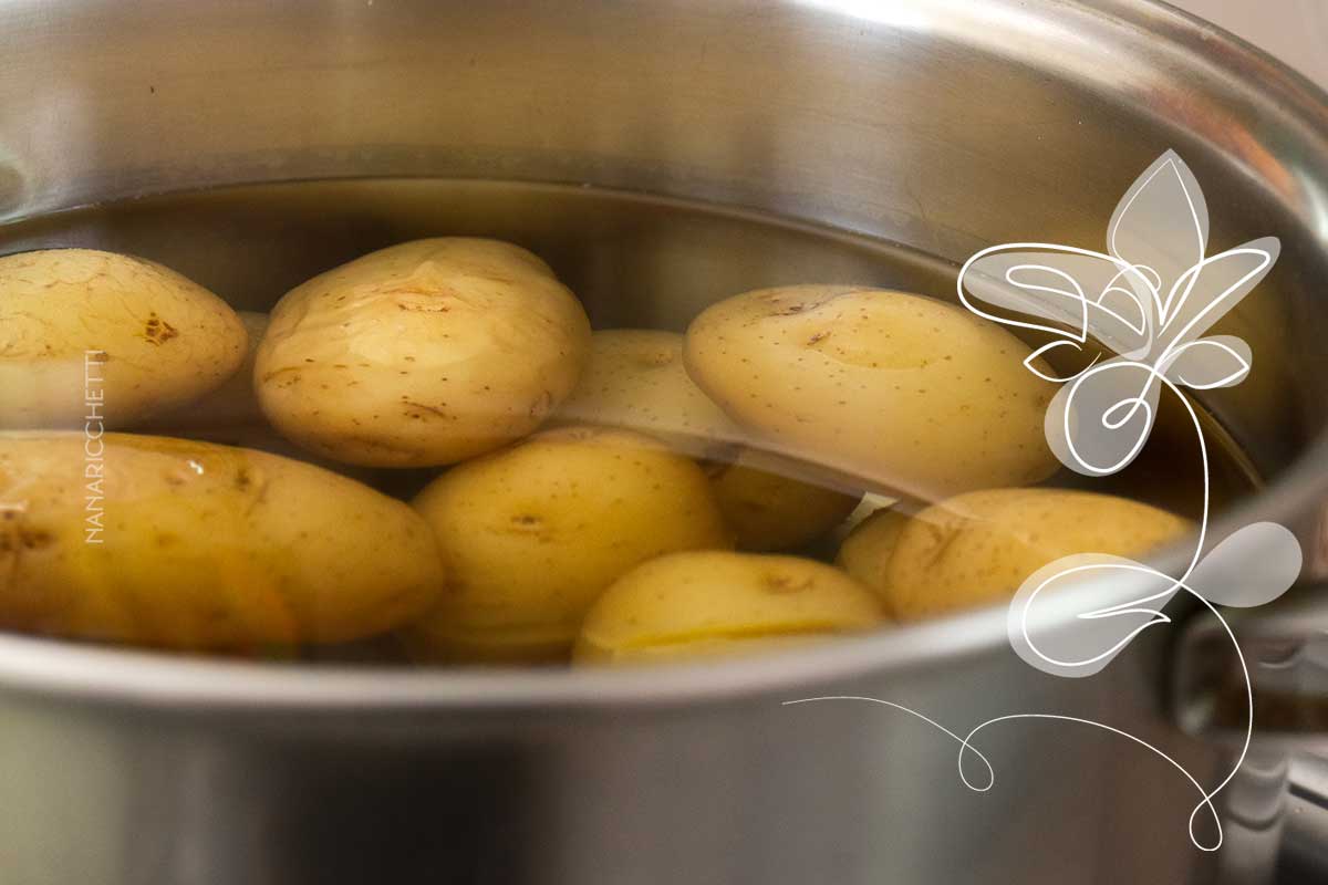 Receita de Batatonese - aprenda a fazer uma salada simples para o Natal ou Ano Novo.