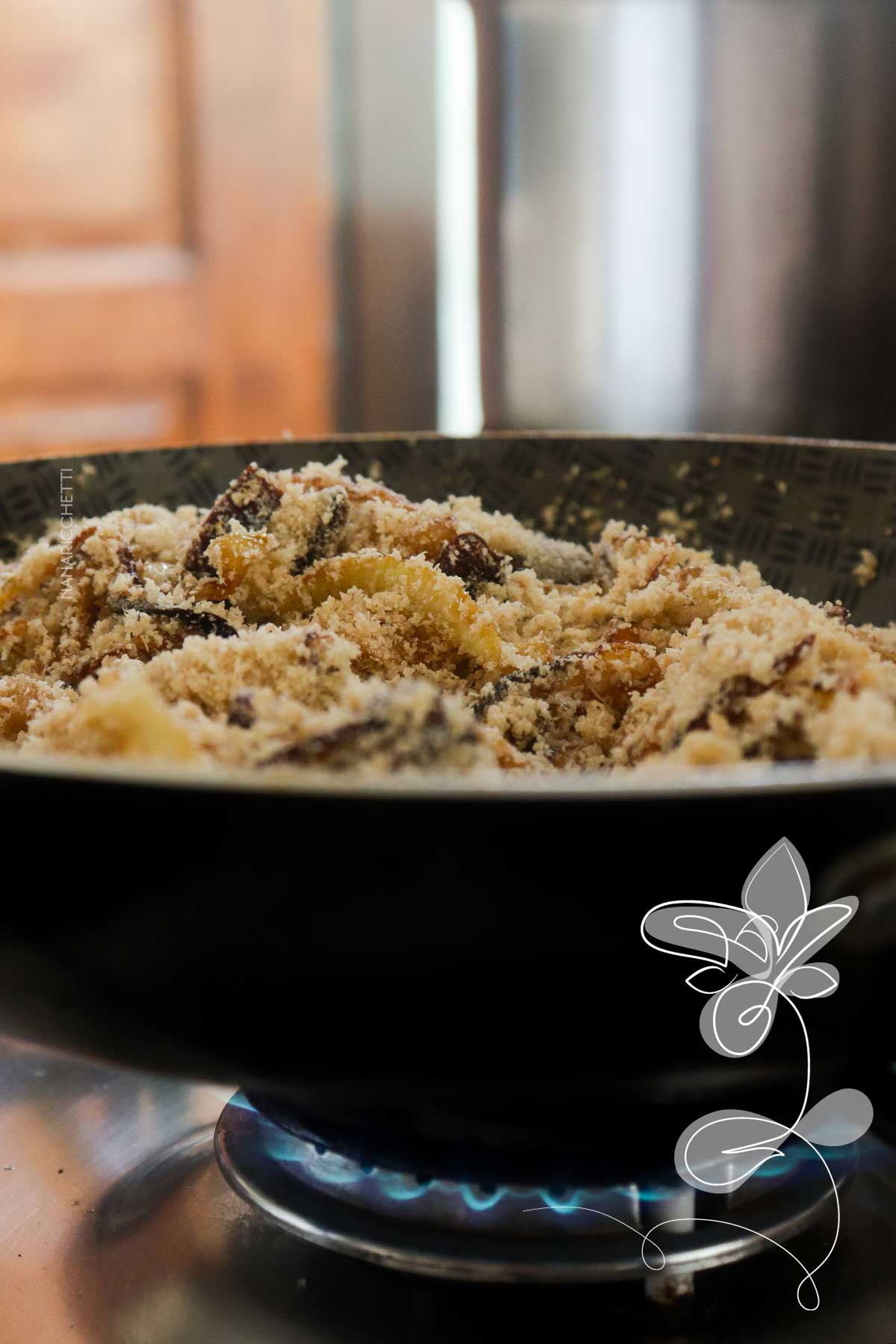 Receita de Farofa com Cebola Queimada - deliciosa e muito simples de fazer.