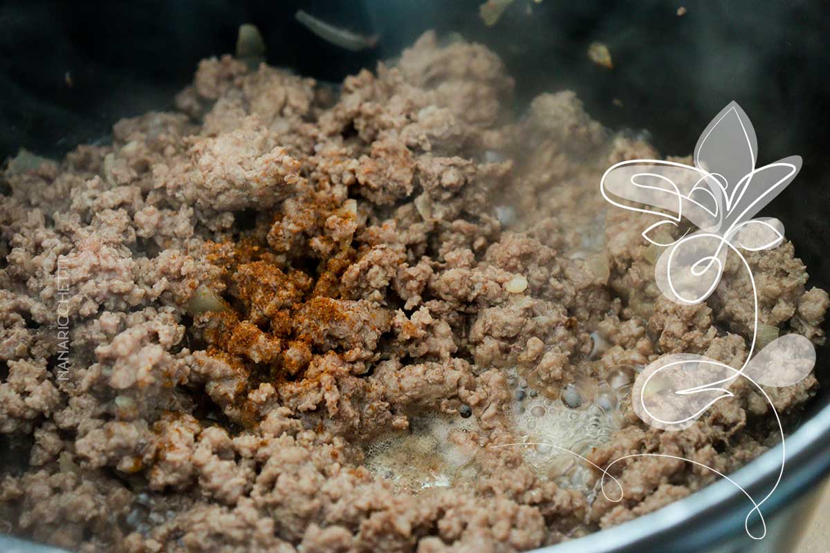 Receita de Quiabo com Carne Moída - um prato simples de fazer e delicioso para o almoço da semana.