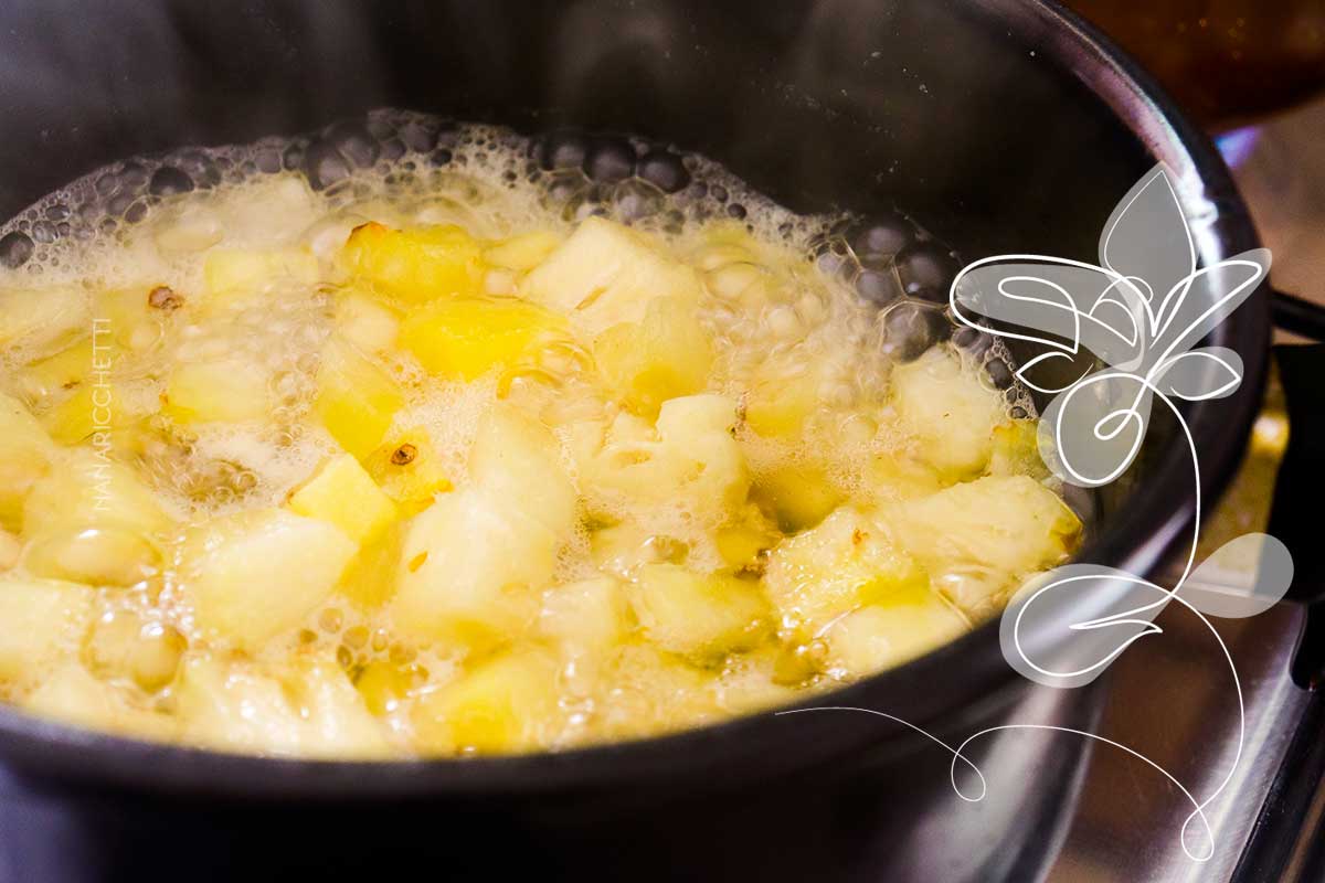 Receita de Gelado de Abacaxi - sobremesa simples e fácil de fazer para dias especias!