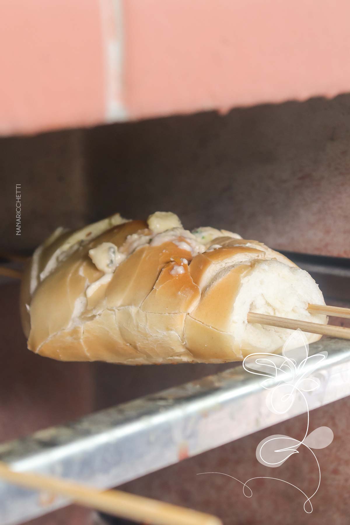 Receita de Pão de Alho para Churrasco - prepare o seu próprio pão na churrasqueira.