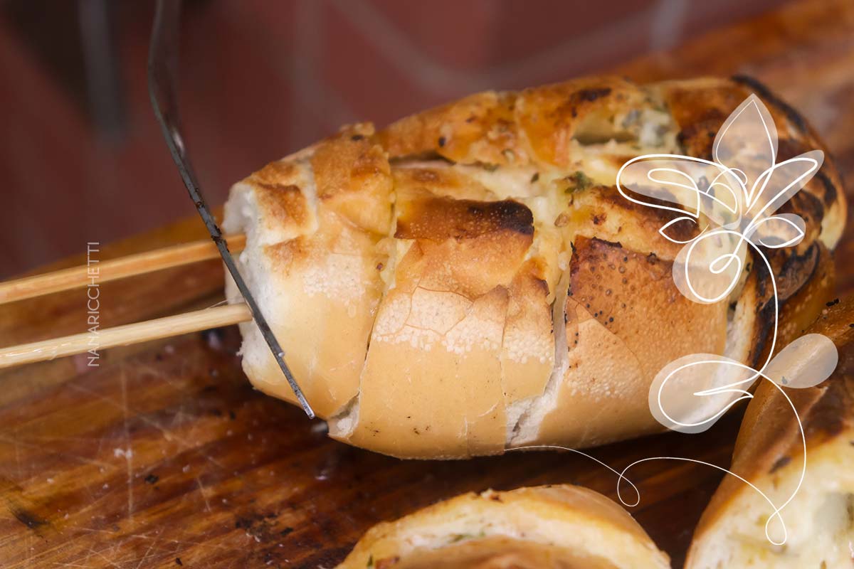 Receita de Pão de Alho para Churrasco - prepare o seu próprio pão na churrasqueira.