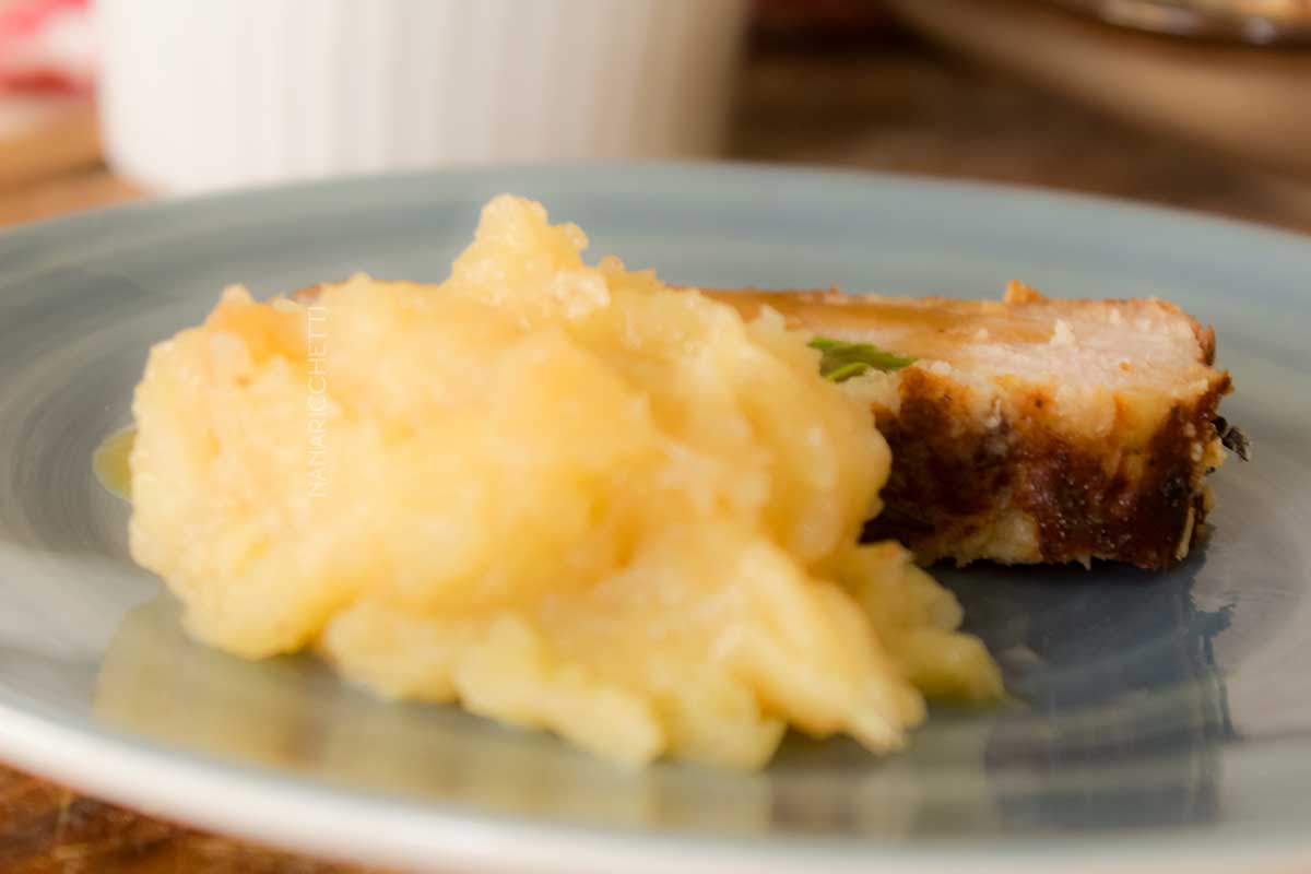 Receita de Purê de Maçã Salgado - para servir com carne assada em dias especiais.