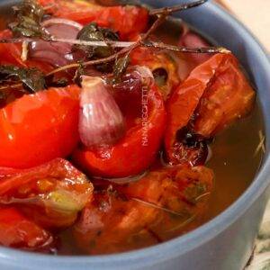 Receita de Tomate Confit na AirFryer - não deixe os tomates estragando, aprenda a fazer essa receita na fritadeira sem óleo.