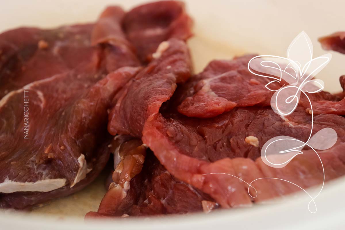 Receita de Bife à Rolê - delicioso para o almoço de domingo com a família.