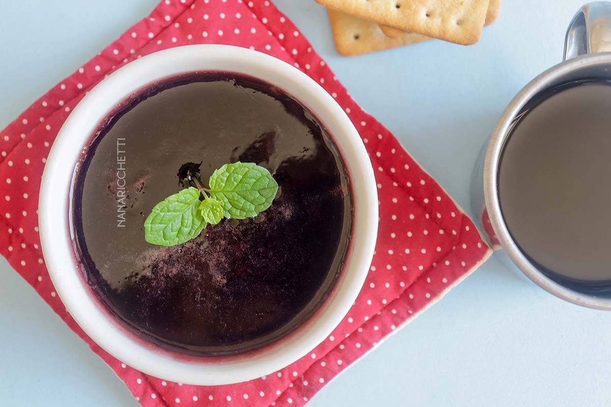 Receita de Geleia de Jabuticaba - deixe o seu café da tarde mais gostoso com esse doce de tacho.