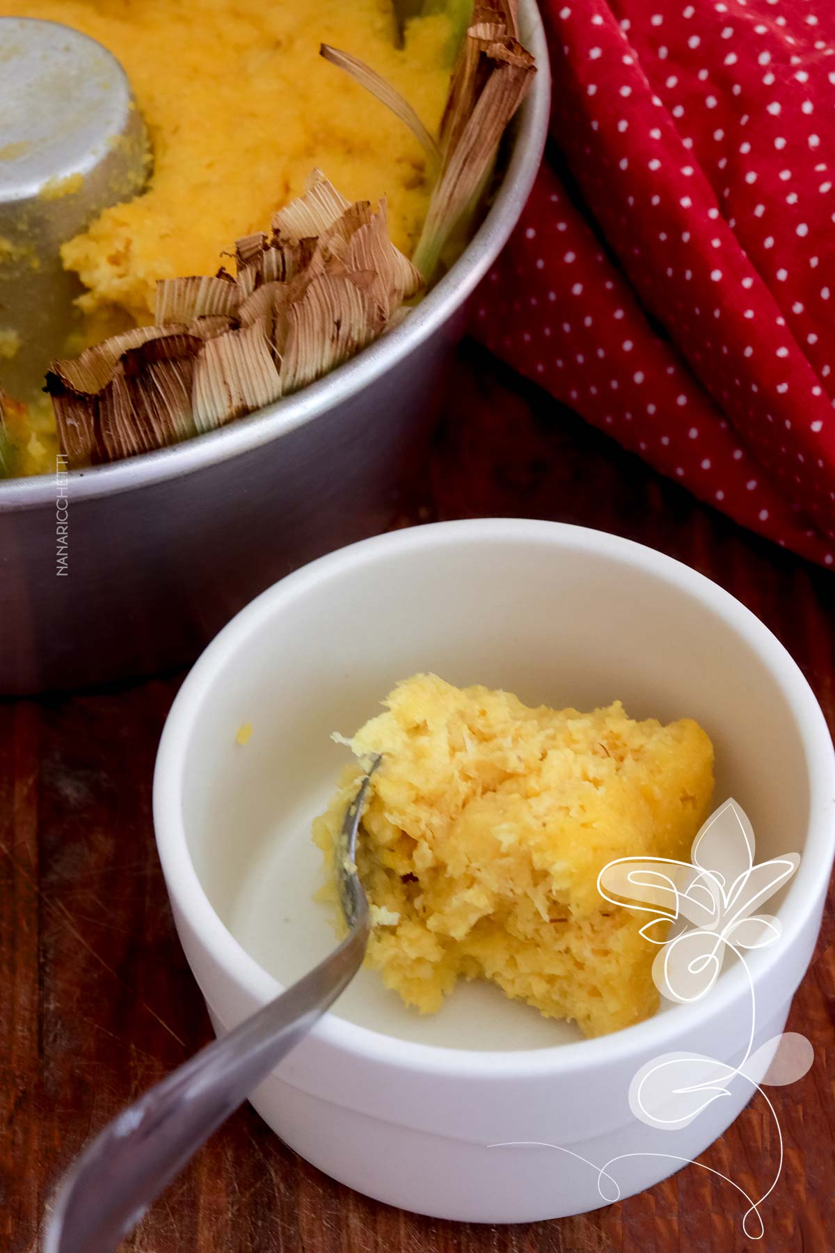 Receita e Bolo Pamonha de Milho Verde na Palha - aprenda a fazer um delicioso doce para a sua Festa Junina.