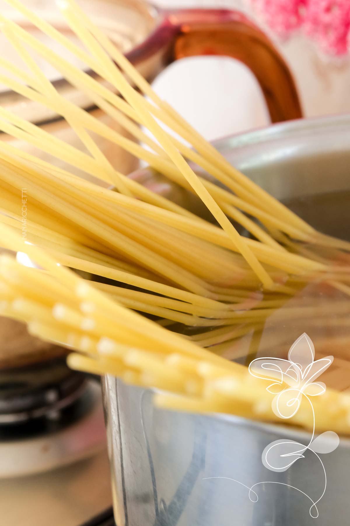 Receita de Macarrão à Carbonara - uma massa italiana deliciosa para o almoço de domingo.