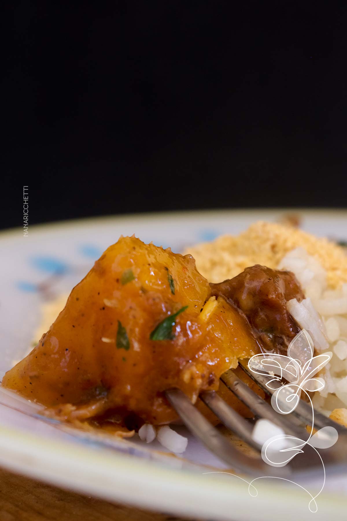 Receita de Carne com Mandioca - um prato simples e delicioso para os dias frios da semana.