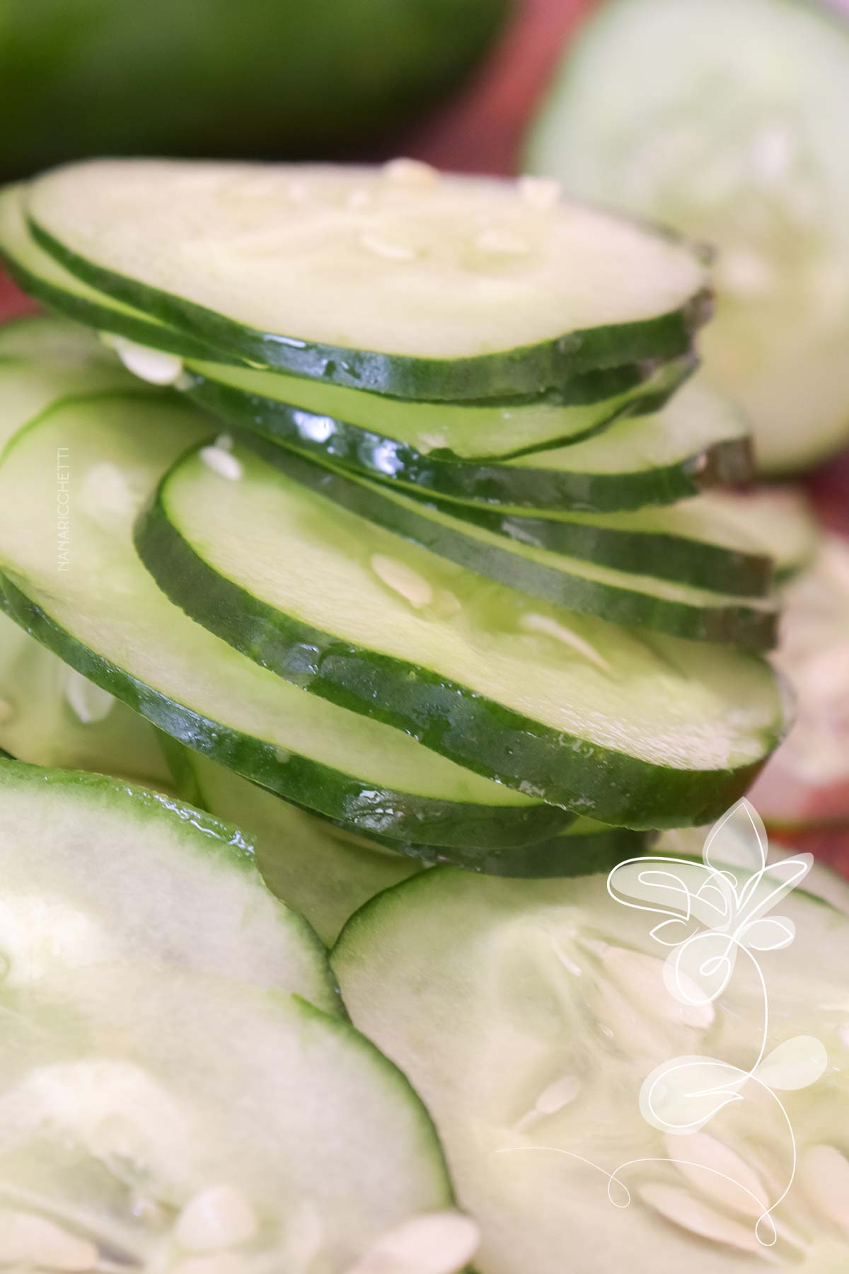 Receita de Salada de Pepino com Iogurte - um almoço rápido e saudável para a semana.