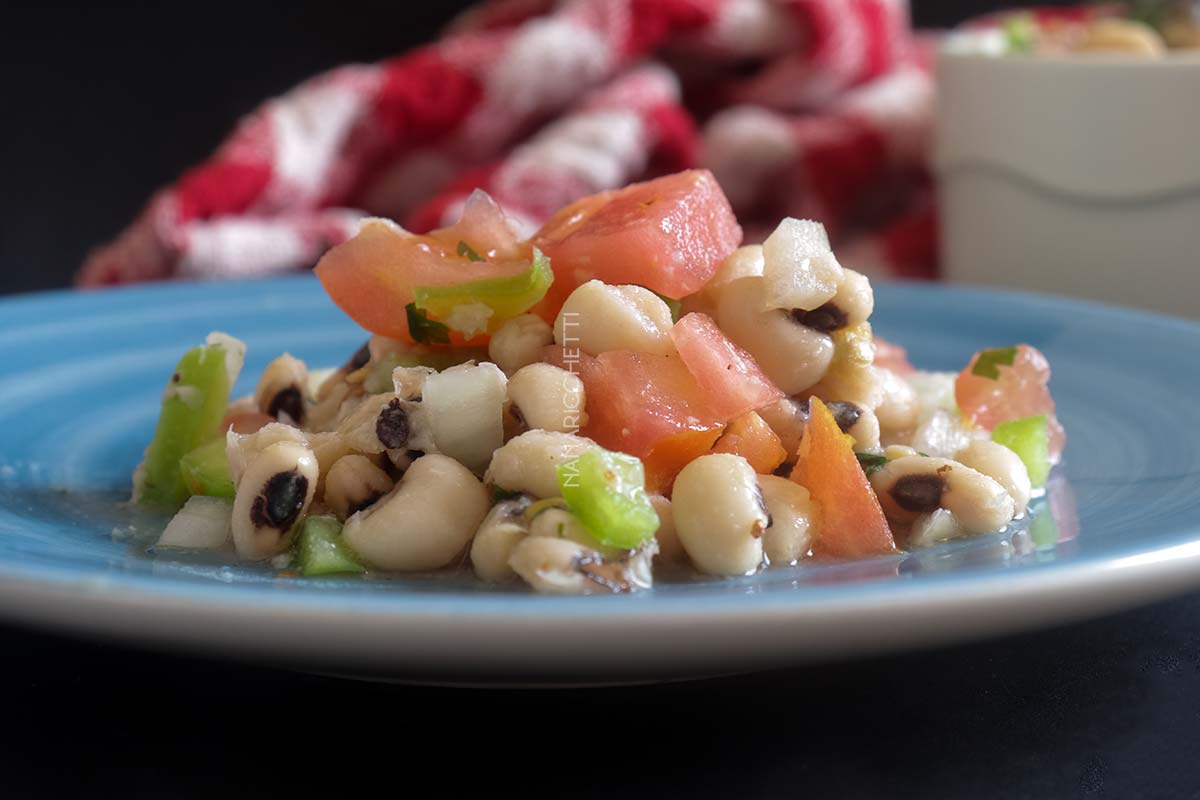 Receita de Salada de Feijão-fradinho - simples para o almoço ou jantar da semana.