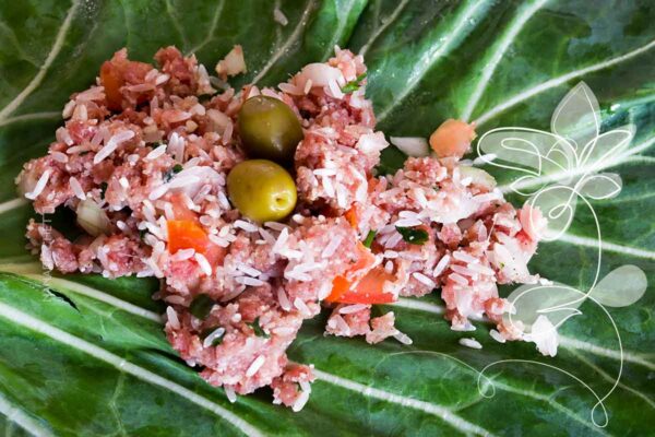 Receita de Charuto de Couve com Carne Moída e Arroz - delicioso para o almoço de final de semana em família.