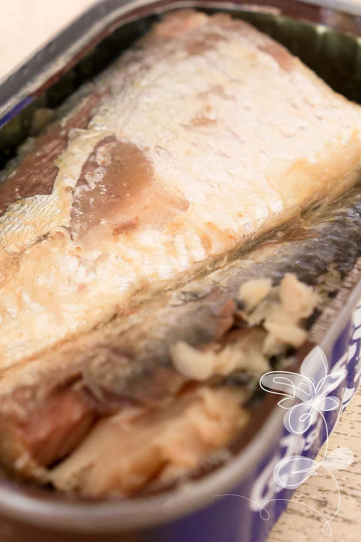 Receita de Torta de Sardinha de Liquidificador - substitua o jantar tradicional por um lanche prático, simples e delicioso.